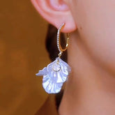 Precious Seashell Rhinestone Earrings